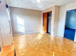 62-43 64th St #2, Middle Village, NY 11379