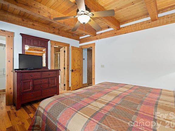14th image of 62 Rachels Cir