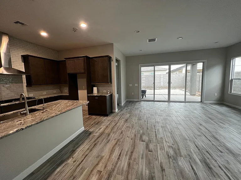 10548 W Albert Ln — Photo 6