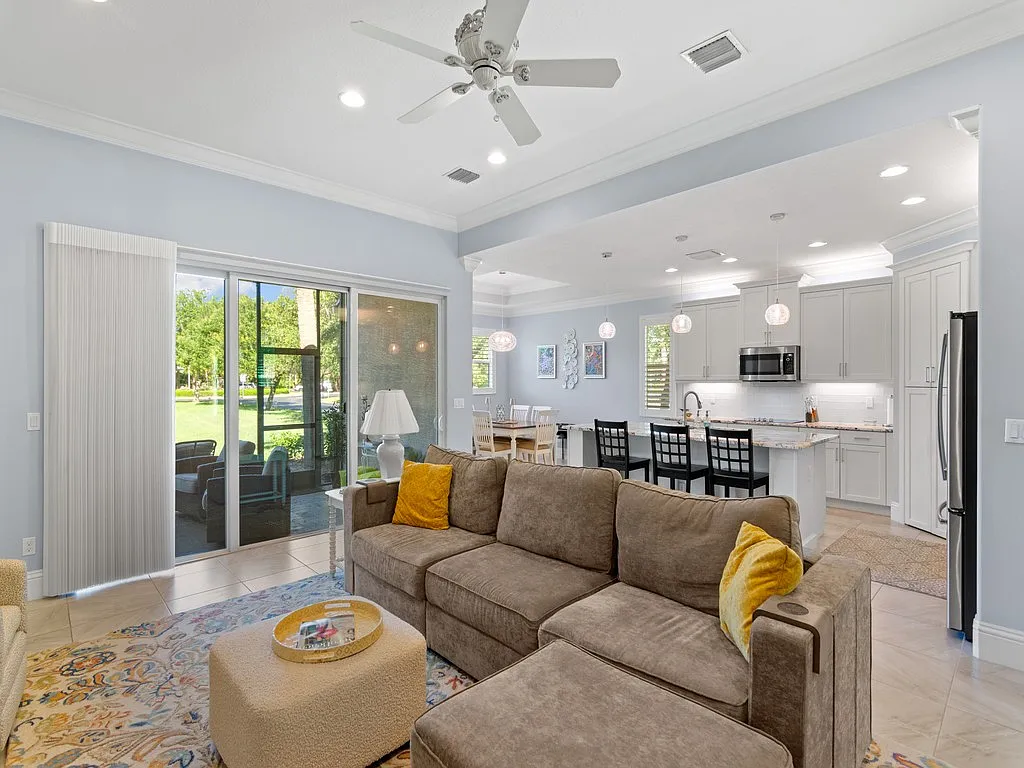 3 bed, 2.5 bath, 1932 sqft, $5,500 — Photo 4