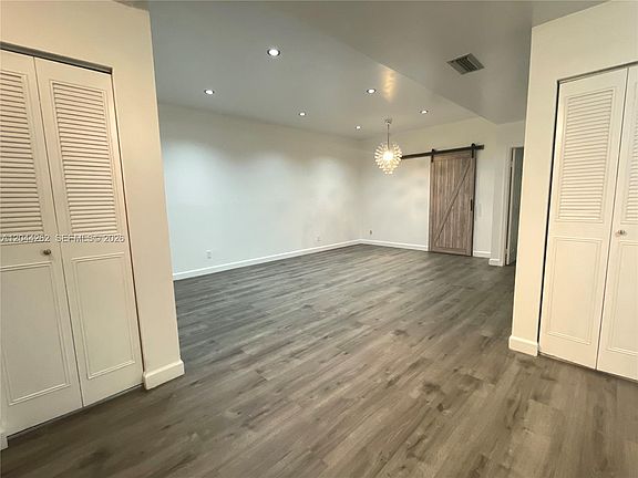 5th image of 7022 Edgemere Ter