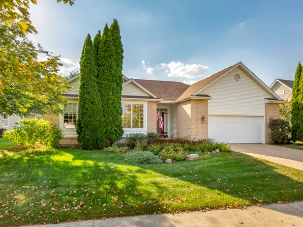 311 Stearn Dr, Genoa, IL 60135