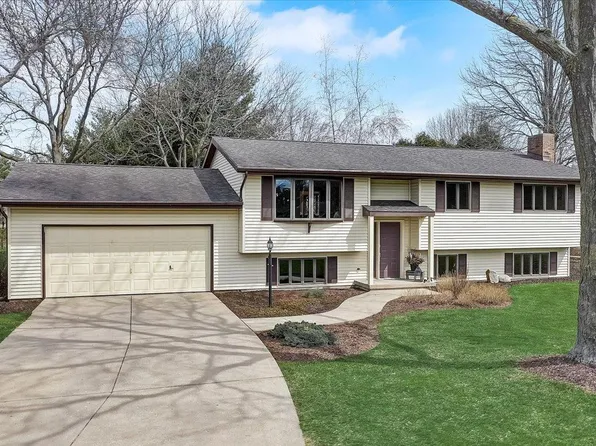 8416 North Birdie Ln, Evansville, WI 53536