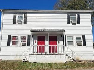 2704 Creamery St, Hurricane, WV 25526