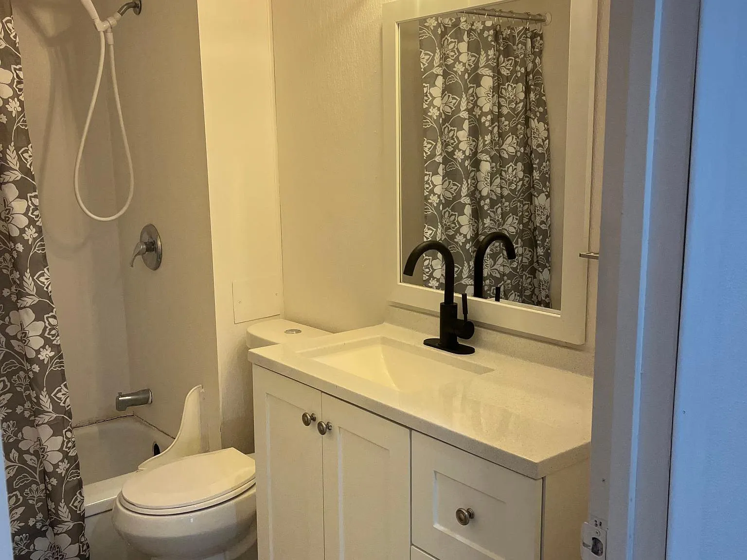 326 Taylor Ave — Photo 4