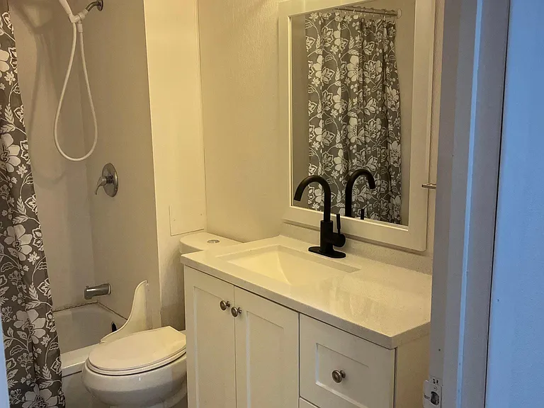 326 Taylor Ave #2 — Photo 4