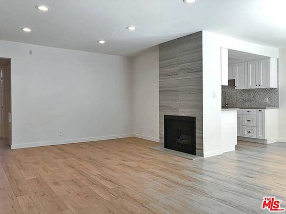 4th image of 853 N Hayworth Ave APT 103