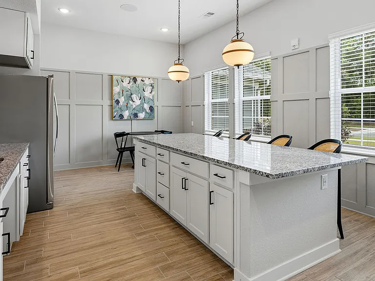 Zephyr Apartments — Photo 45