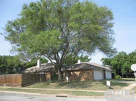 2nd image of 414 Valley Mills Dr