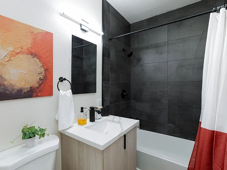 Room 1
Bathroom