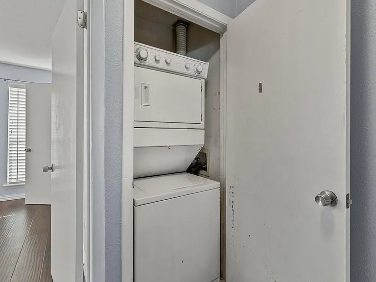 3818 N Hall St #125 — Photo 9