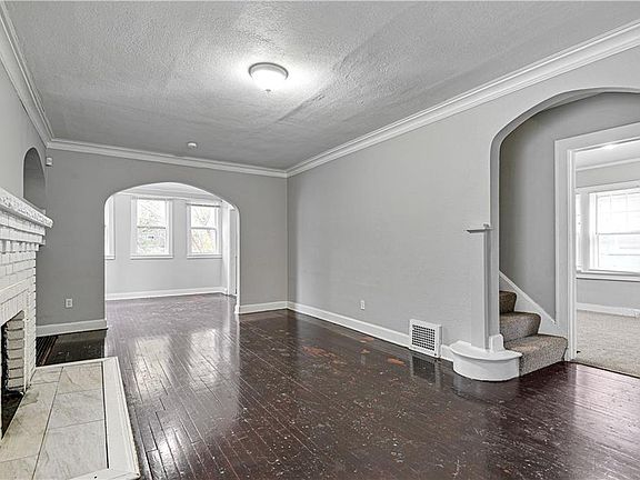 5th image of 2237 E 69th St