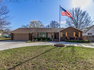 430 N Park Ave, Valley Center, KS, 67147