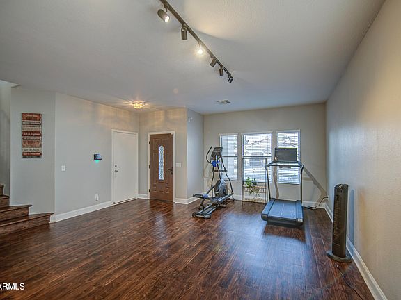 5th image of 1213 E BETH Drive