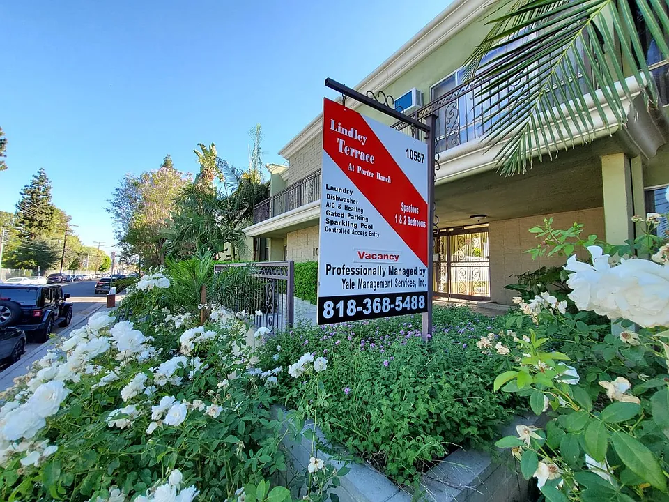 Lindley Apartments