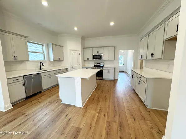 108 Star Ln, Broussard, LA 70518