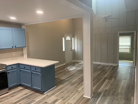 4th image of 811 King Arthur Dr Unit B