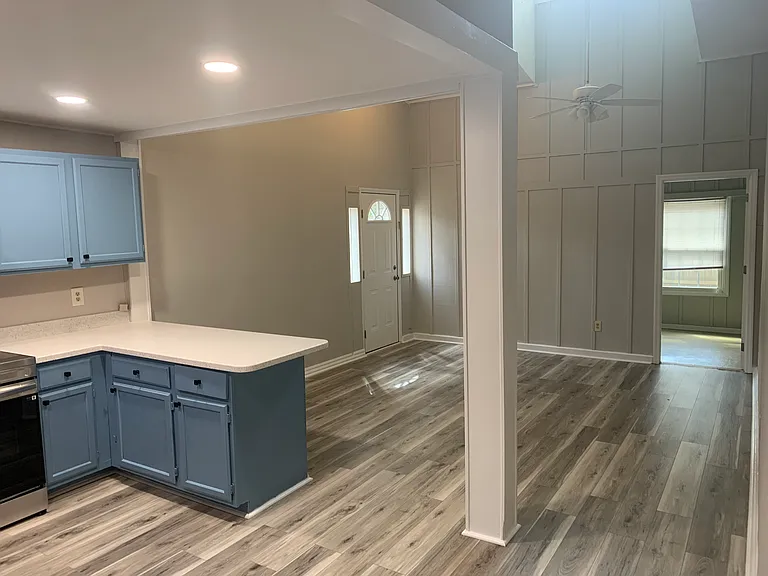 811 King Arthur Dr #B — Photo 4