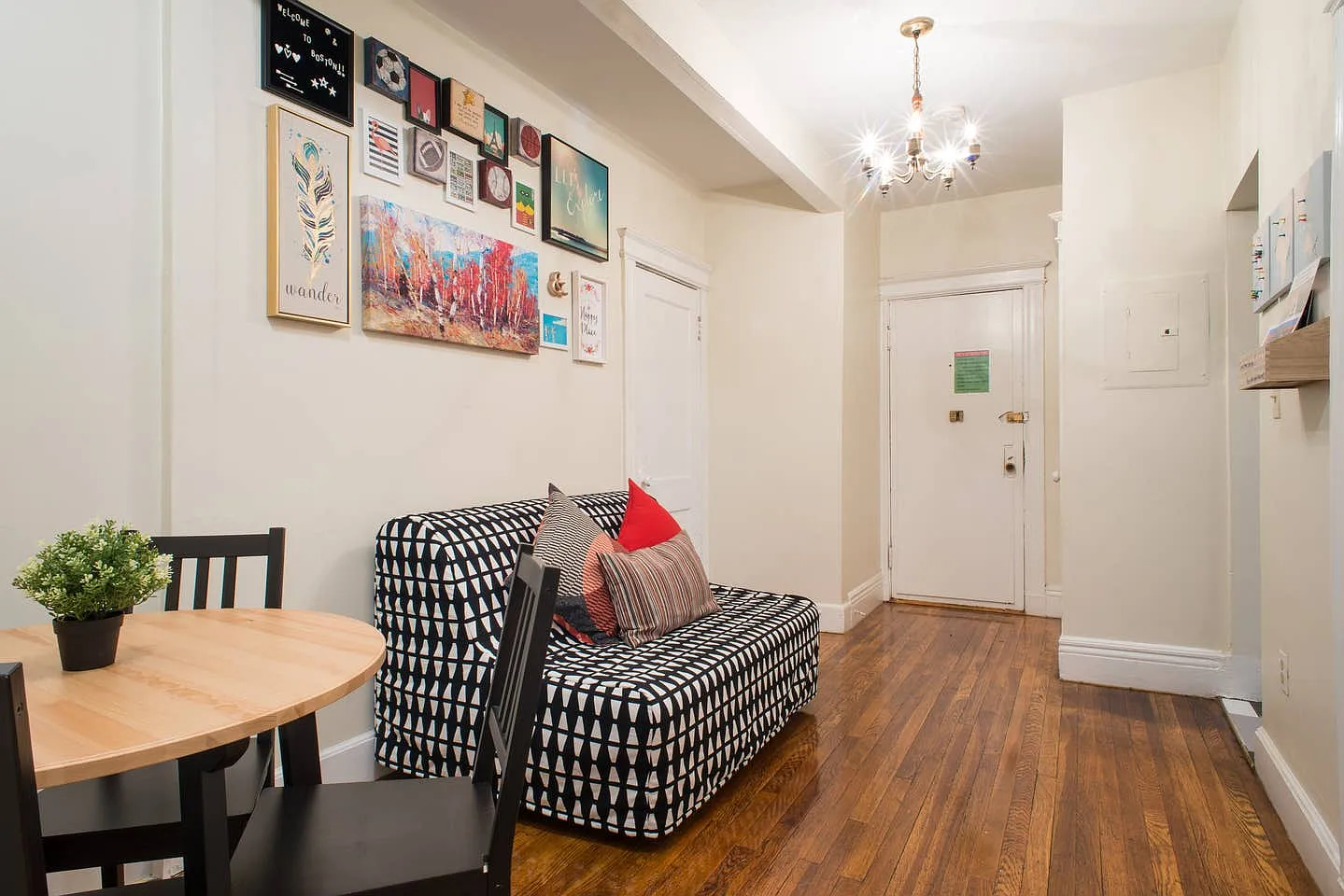 2 bed, 999 sqft, $3,800 — Photo 2