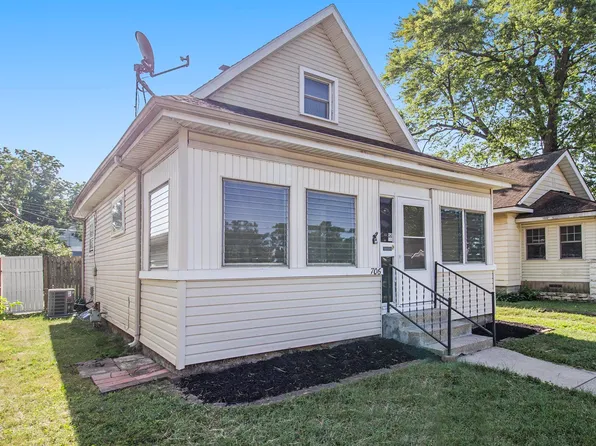 706 S Ironwood Dr, South Bend, IN 46615