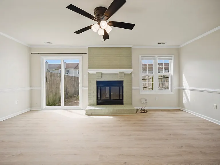 5589 Campus Dr #1 — Photo 3