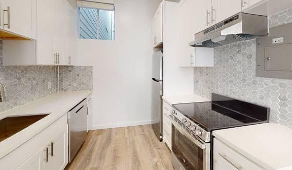 2nd image of 132 6th St #201