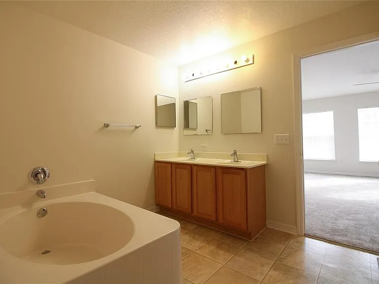 1222 Myopia Hunt Club Dr — Photo 18