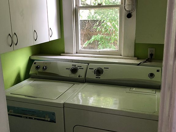 4th image of 252 E Blake Ave