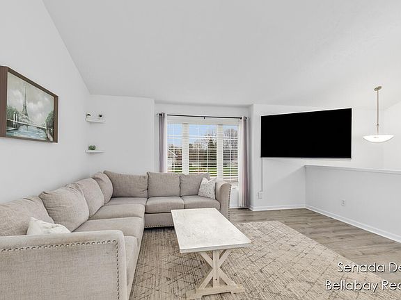 4th image of 7121 Shady Knoll Dr SE
