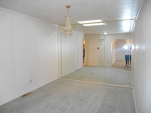 4th image of 3213 Candlelight Dr NE