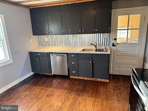 2nd image of 136 Shady Creek Rd