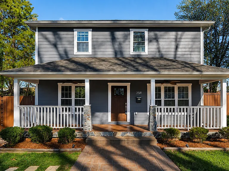 2511 Yadkin Ave — Photo 1