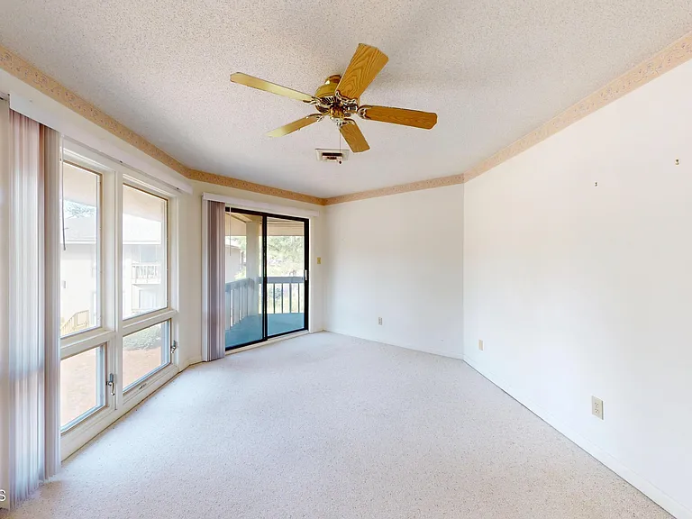 222 Foxkroft Dr — Photo 10