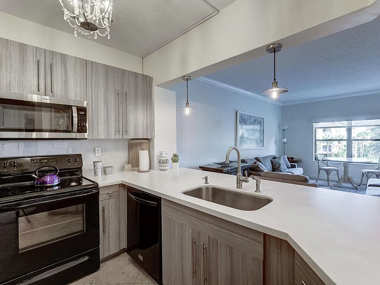 300 Uno Lago Dr #303 — Photo 7