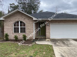 909 Bay Breeze Cv, Niceville, FL 32578