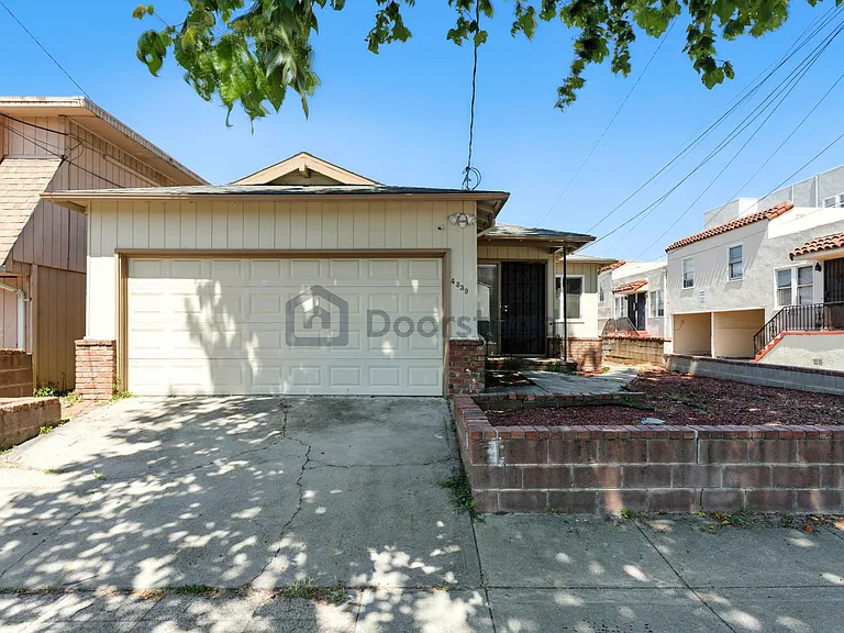 4339 Adeline St #B — Photo 1