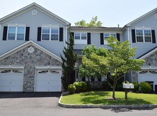 9 Bridgepointe Dr, Laurence Harbor, NJ 08879