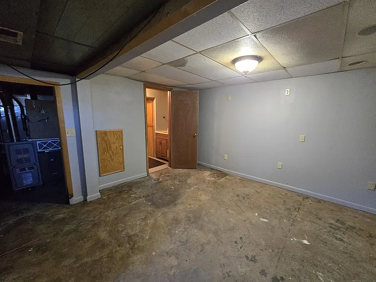 301 Rath St — Photo 20