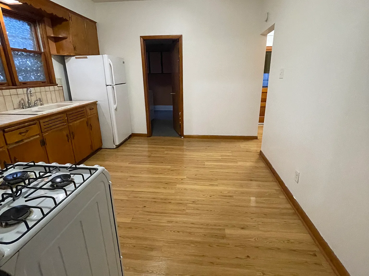 3 bed, $1,350 — Photo 3