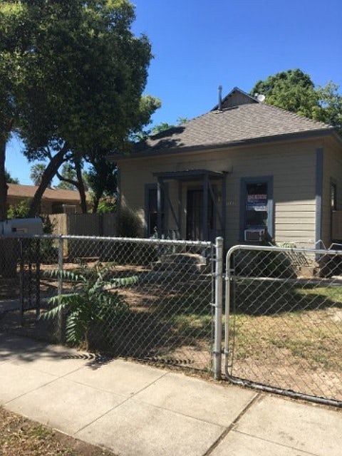 1st image of 1135 E Brown Ave