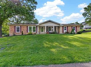 403 Sunnyslope Dr, Ballwin, MO 63011