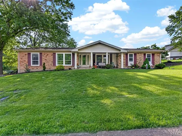 403 Sunnyslope Dr, Ballwin, MO 63011