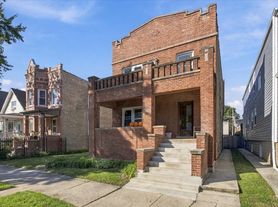 2446 N Springfield Ave, Chicago, IL