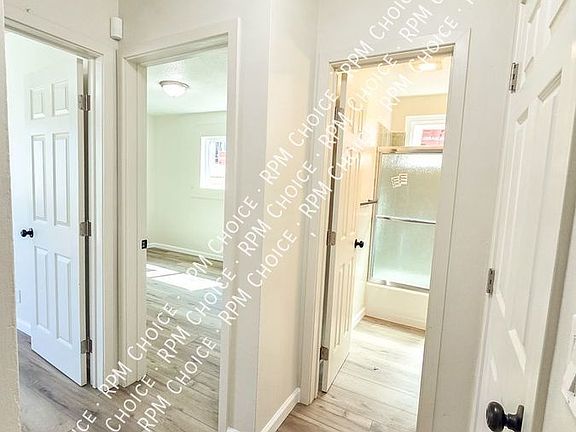 4th image of 1431 W 35th Pl