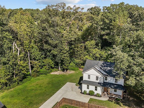 4th image of 212 Archdale Dr