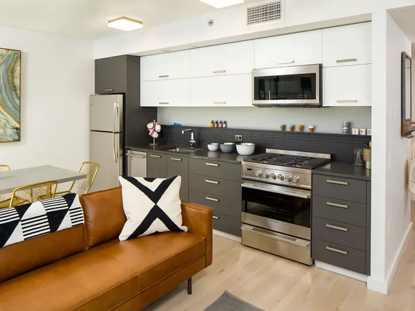 94 N 3rd St, Brooklyn, NY