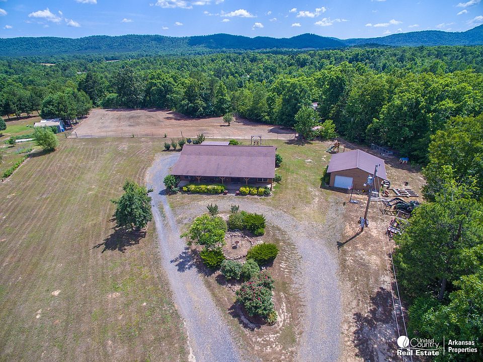1st image of 135 Carter Creek Ln