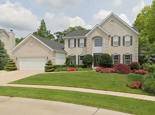 533 Oakwood Dr, Fenton, MO