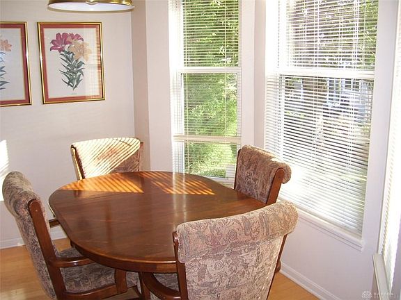 5th image of 6885 Wembley Cir