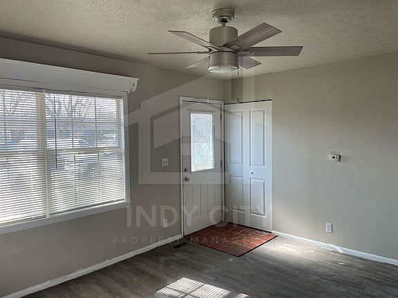 2nd image of 9914 Catalina Dr